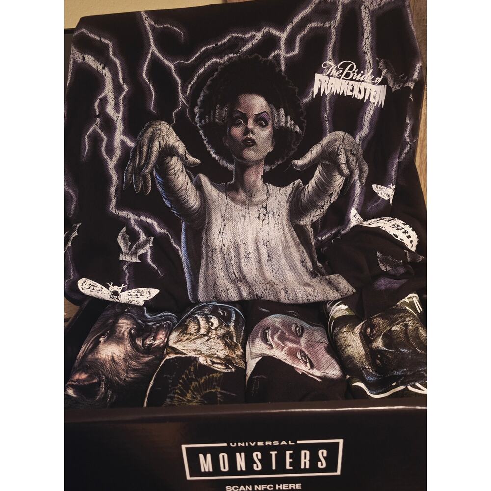 Darc Sport universal monsters with 5th tee! Large